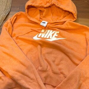 Cropped Nike sweatsh